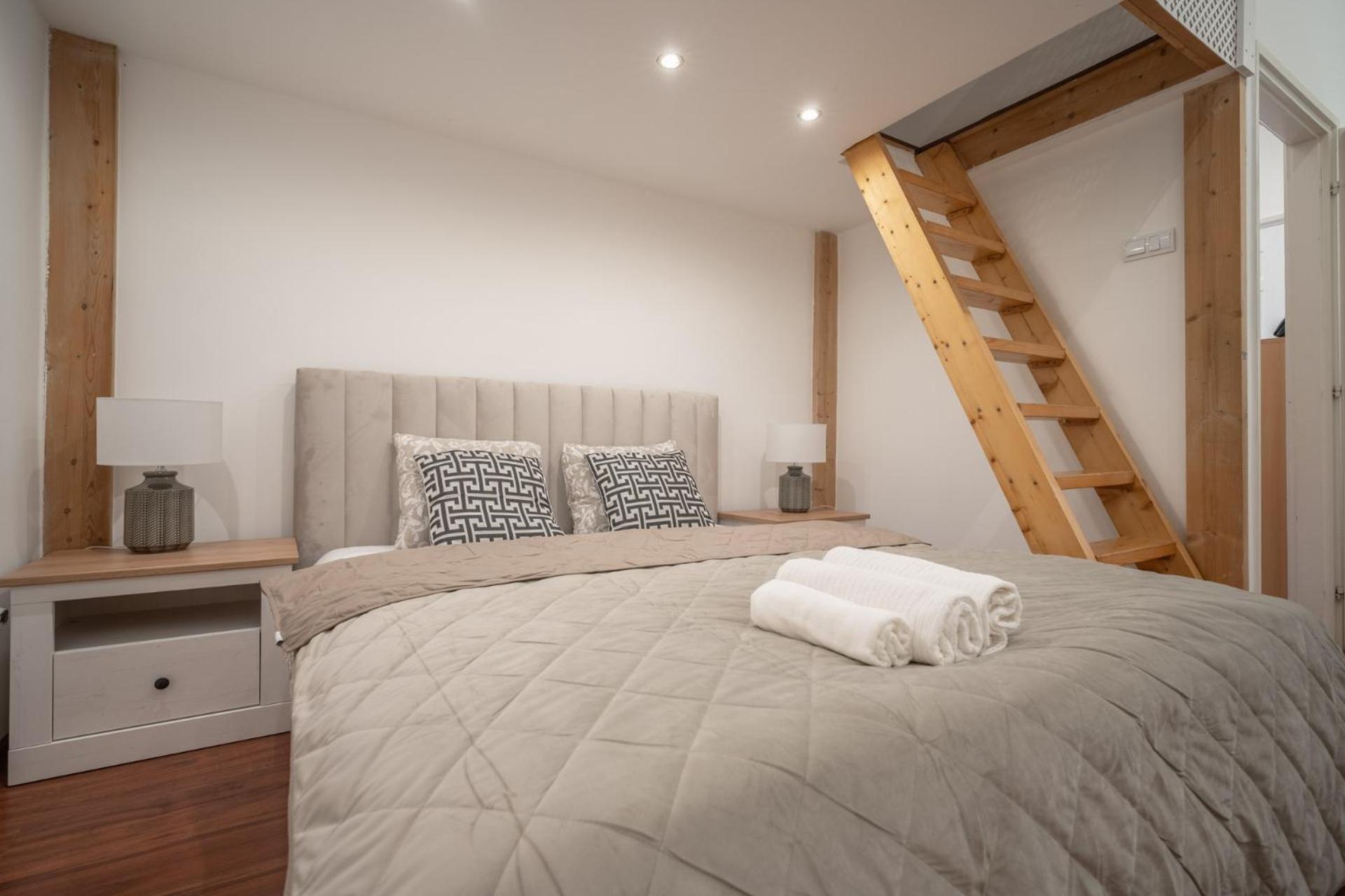 Deluxe And Cozy City Center Suite For 8Ppl Budapest Esterno foto